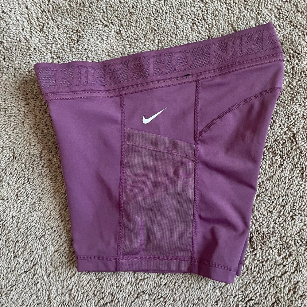 Women’s Nike Pro Spandex with Pockets
